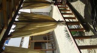 Гостевой дом Mini-Hotel U Envera Судак Четырехместный номер -люкс-5